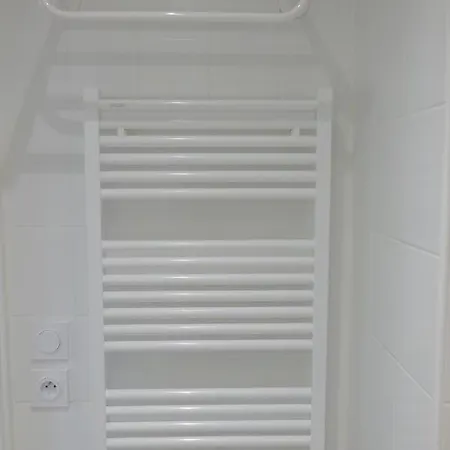 Le Cordelia - T2 - Vue Jardin Et Piscine - Proche Du Port - Parking Prive Apartamento